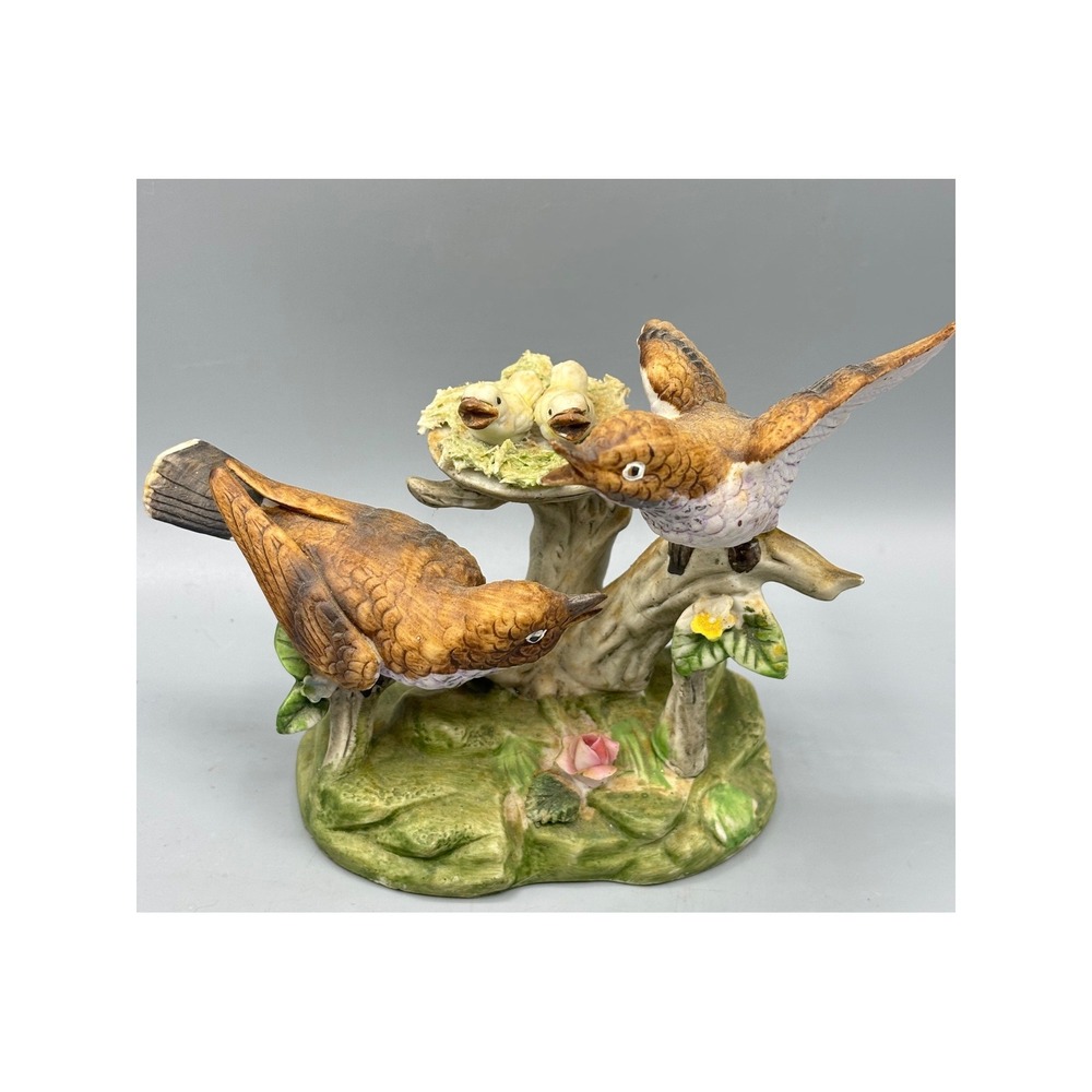 Vintage‎ Norleans Porcelain Bird Figurine Nest with Chicks Wrens Decor
